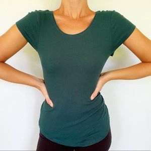 Cable & Gauge dark forest green ribbed stretch tee size large